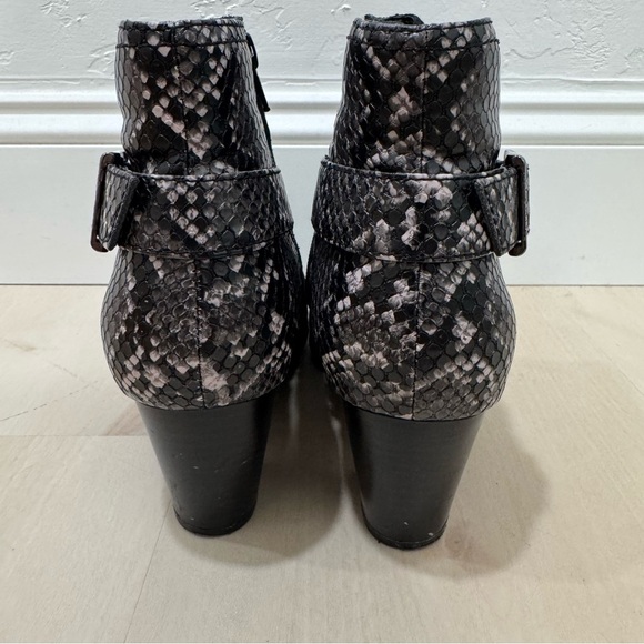 Vionic Naomi Snake Print Ankle Booties Black Suede Women's 8 Zipper - Picture 4 of 12